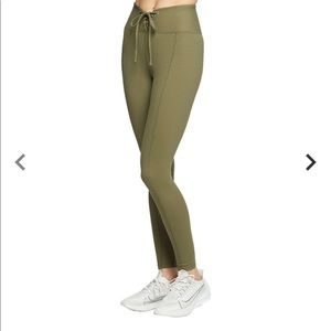 Years of ours legging never worn